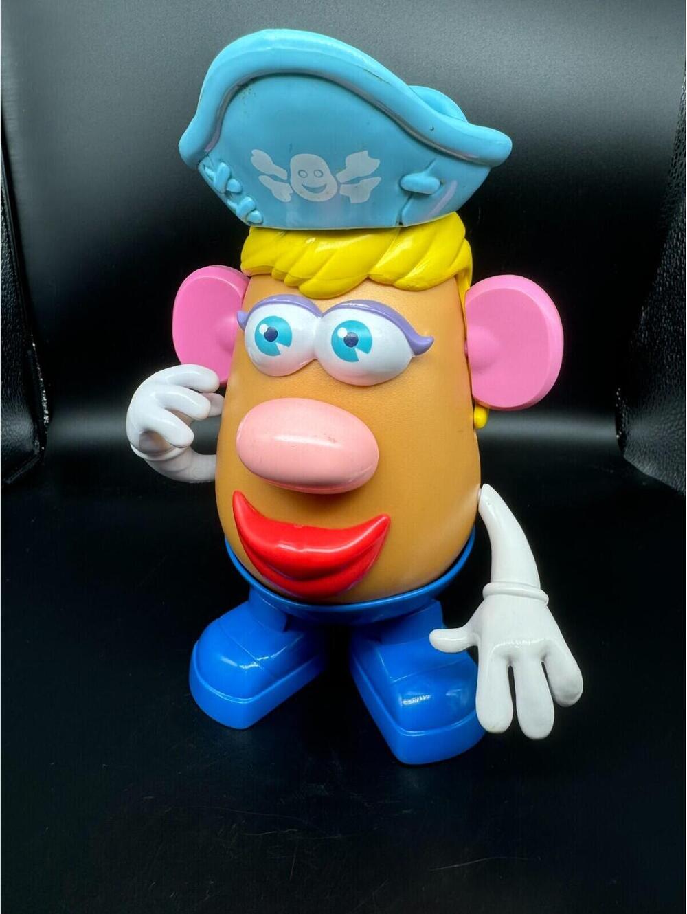 Mrs. Potato Head wants to be a Pirate for Halloween - Playskool